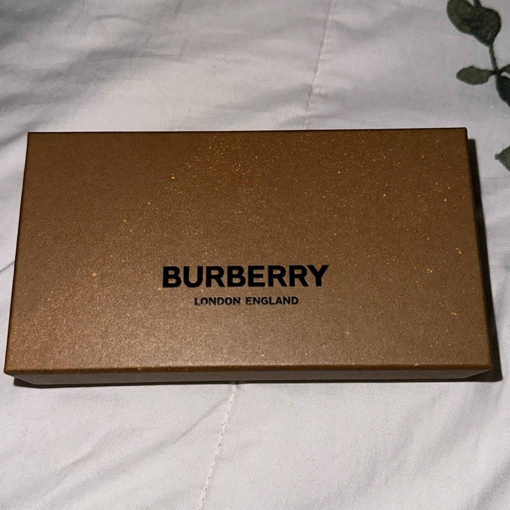 Burberry Brown Gift Box Set - Picture 2 of 4